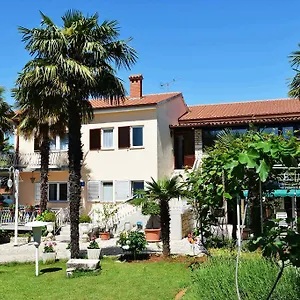  Apartment Nela